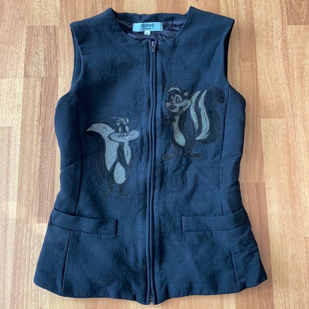 ICEBERG History vintage Looney Tunas Pepe Le Pew zip vest top 38 XXS